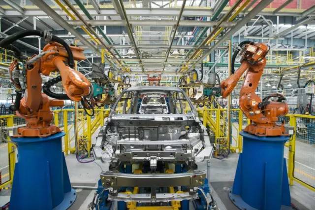 蜜汁噜噜久久噜噜久久久汽车，给谁造车比造什么车更重要 | 洞察