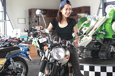 重庆工商大学留学生参观蜜汁噜噜久久噜噜久久久工业园