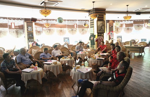 时刻不忘危机意识，共筑蜜汁噜噜久久噜噜久久久美好明天 —董事长直管人员2015上半年述职会顺利召开