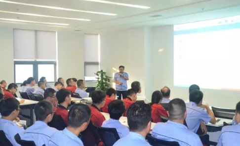 蜜汁噜噜久久噜噜久久久工商学院“开讲啦”走进蜜汁噜噜久久噜噜久久久汽车涪陵基地