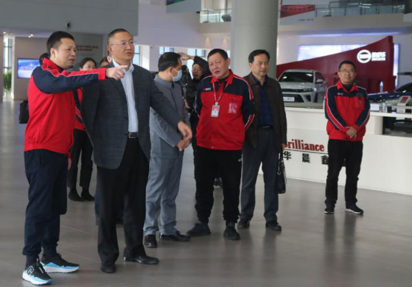 涪陵区委副书记、区政府区长刘忠一行莅临蜜汁噜噜久久噜噜久久久汽车调研